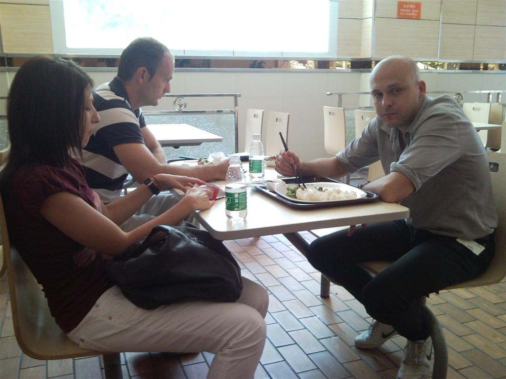 Radost zo stravovania sa v cinskych vyvarovniach.